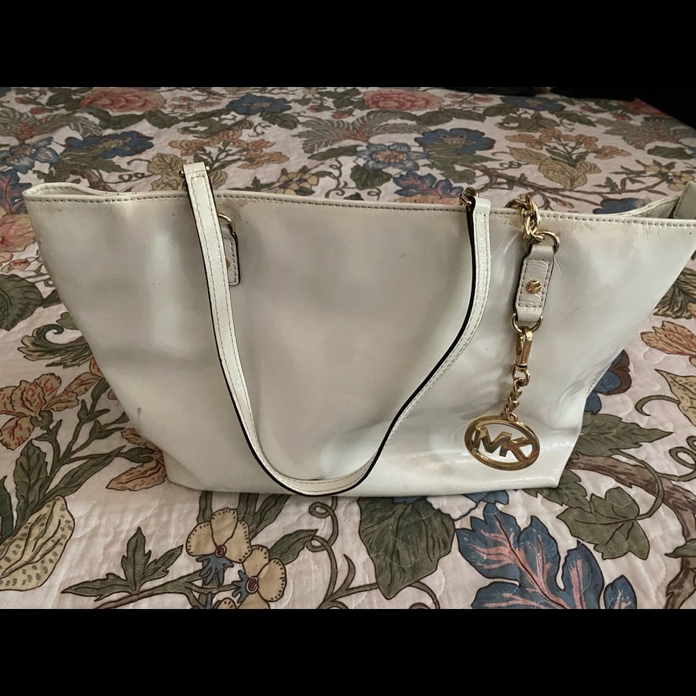 White Michael Kors tote.